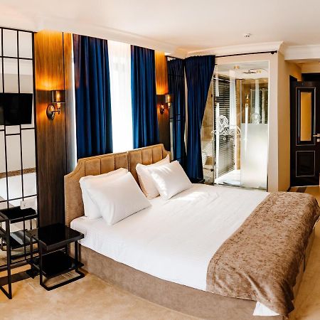 Lion'S Hotel Kişinev Dış mekan fotoğraf