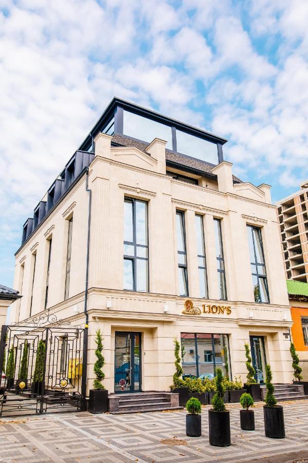 Lion'S Hotel Kişinev Dış mekan fotoğraf