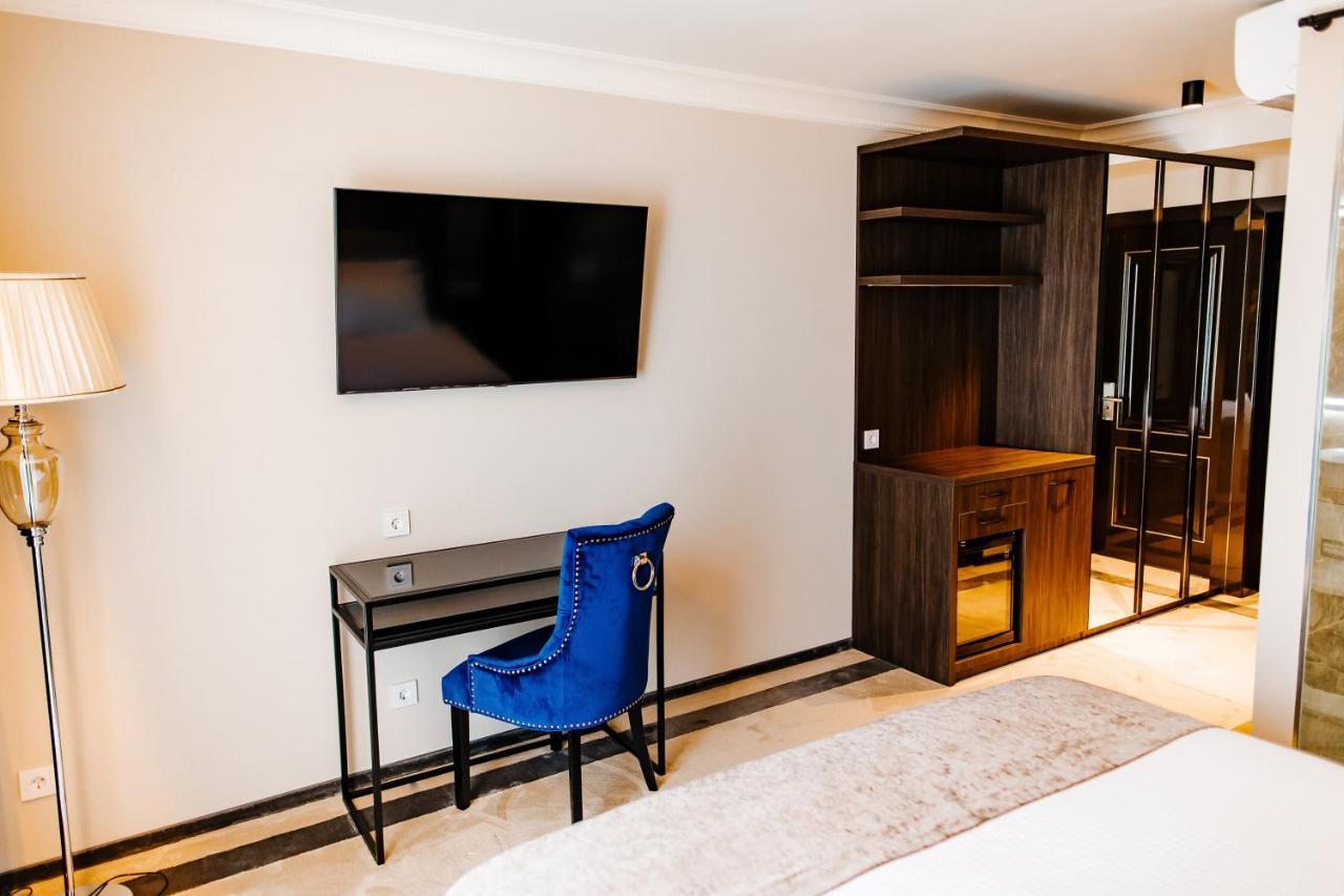 Lion'S Hotel Kişinev Dış mekan fotoğraf