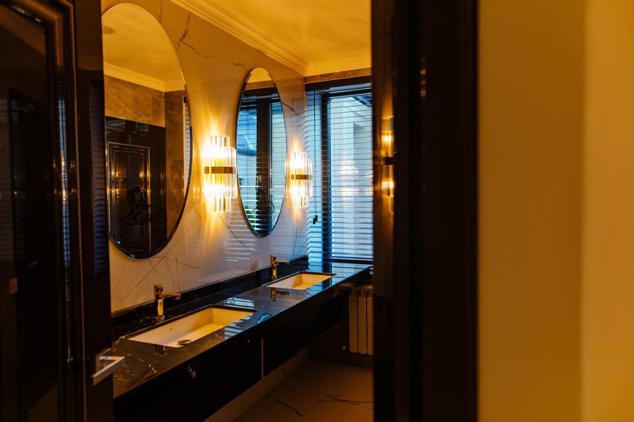 Lion'S Hotel Kişinev Dış mekan fotoğraf